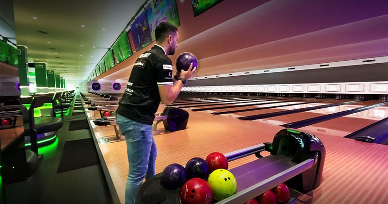 /2026/02/FB   Playing Bowling